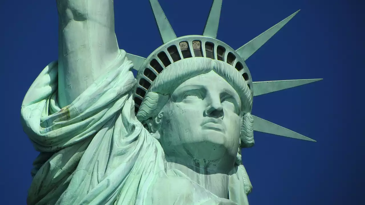 O impacto das culturas imigrantes na comida americana: explorando as diversas origens de nossos pratos favoritos